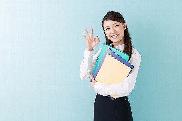 笑顔の女性