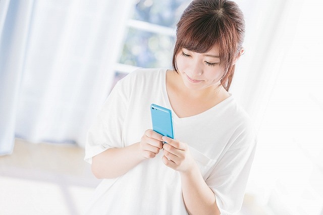 転職活動中の女性