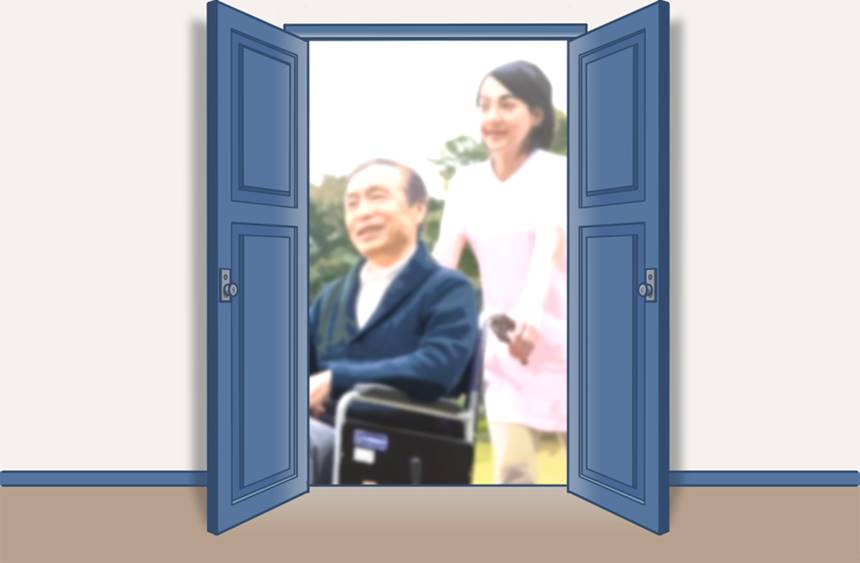 未経験の介護の職場は、想像以上に大変な仕事だった。