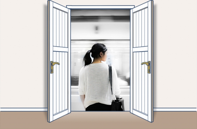 イメージ図:転職中の女性