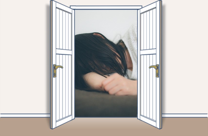 イメージ画:転職活動がうまく行かず悩む女性