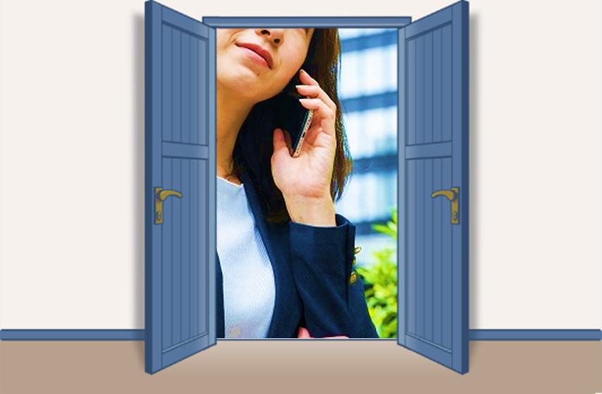 転職活動中の女性