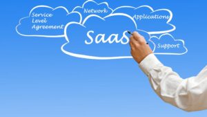 SaaSサービスへの転職を目指す男性